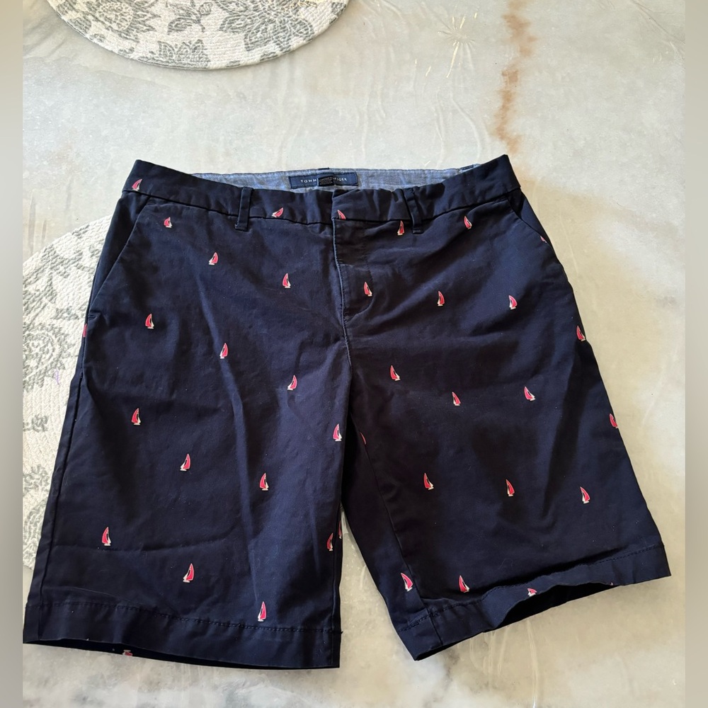 Tommy Hilfiger inseam shorts sz 6